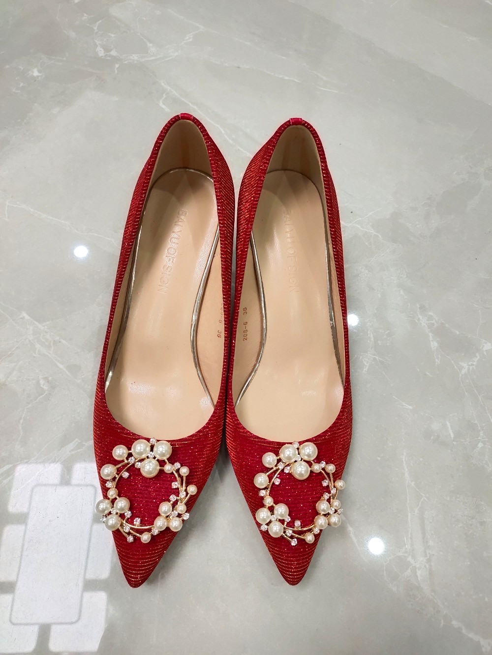 买100块的仿品还是买1000+的正品？我的选择是……