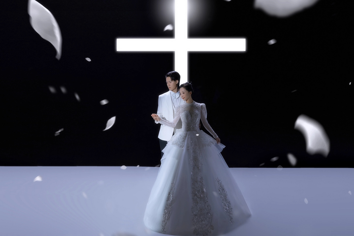 【高定系列】高级光影丨仪式感婚纱照+8服8造