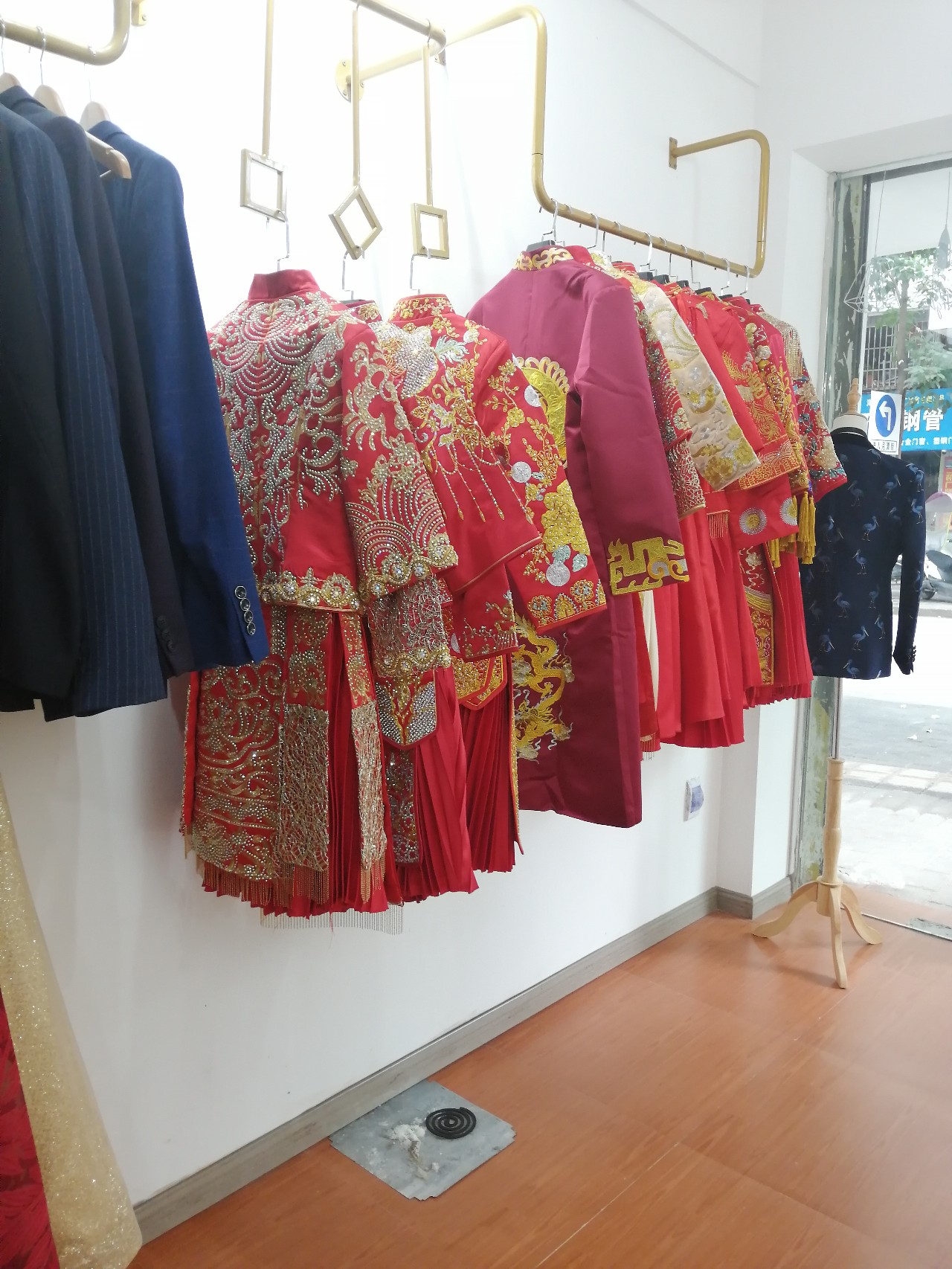 薇儿婚纱礼服馆