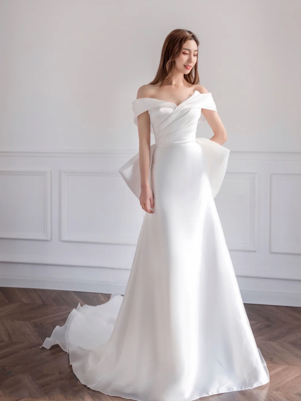 【精打细算 小预算必备】12套礼服＋资深化妆师全