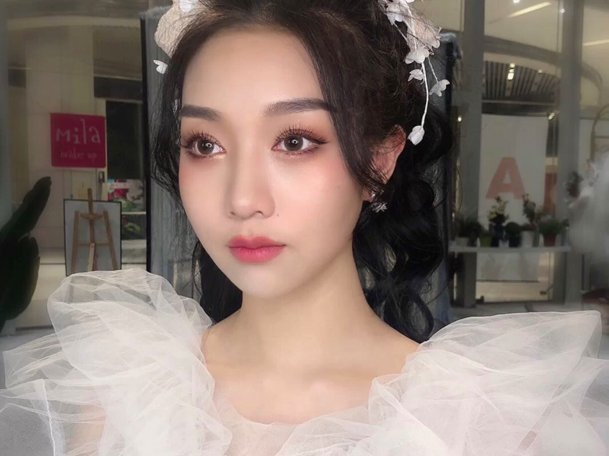 新娘跟妆（全程跟妆 ）高端精致妆面