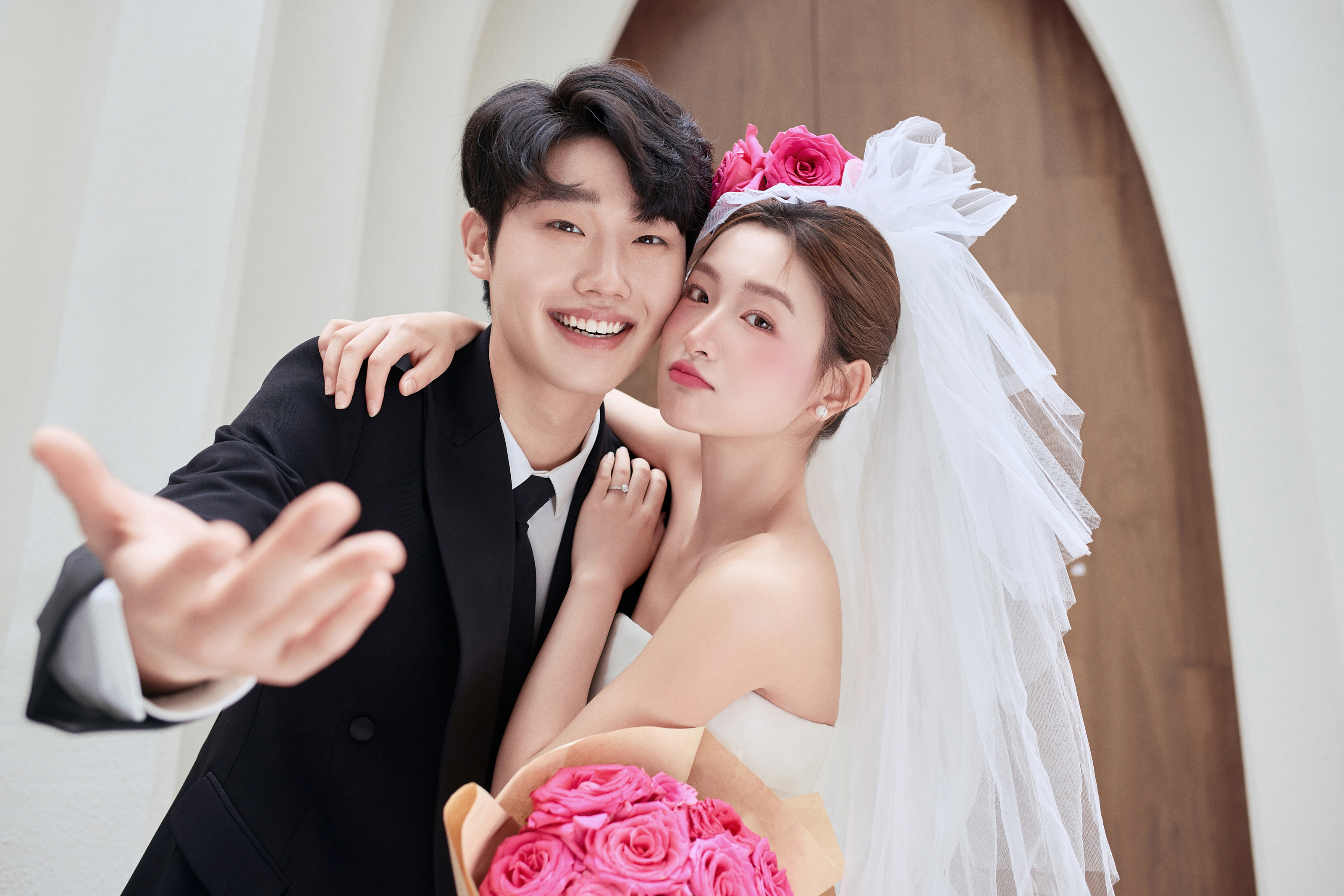 【限时特惠】性价比婚纱照+内外景双拍