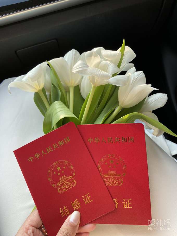 如何最低成本获得一束领证郁金香手捧花