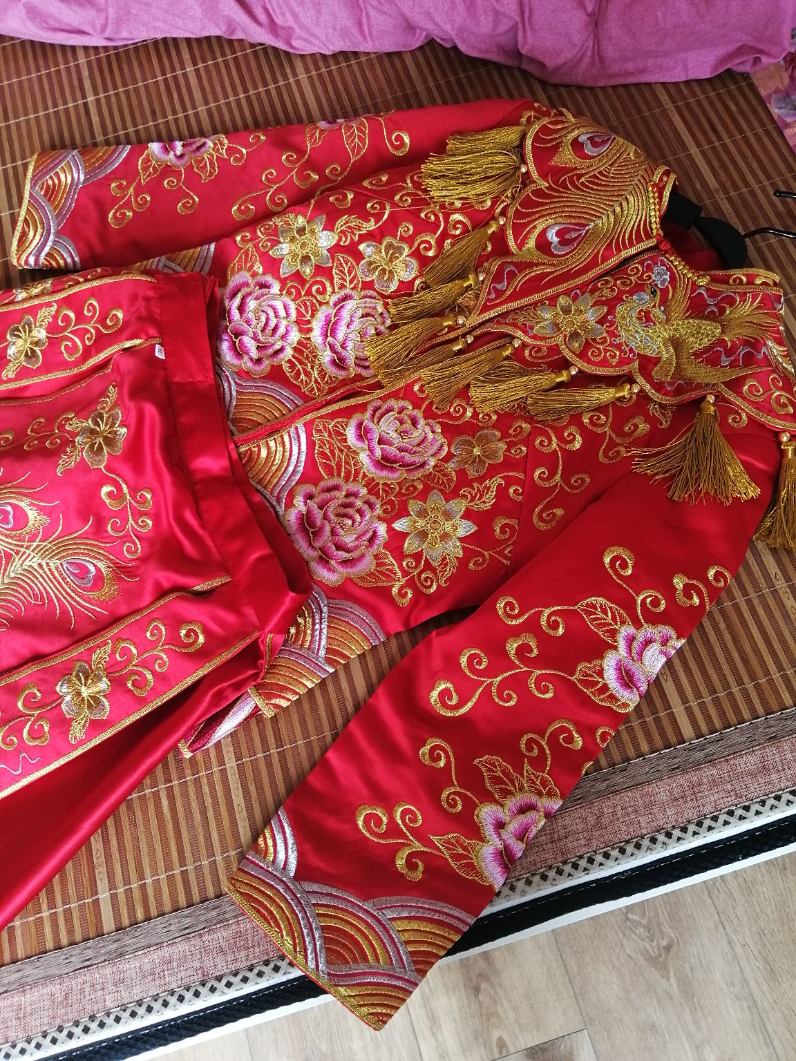 低价出售秀禾服婚鞋配饰