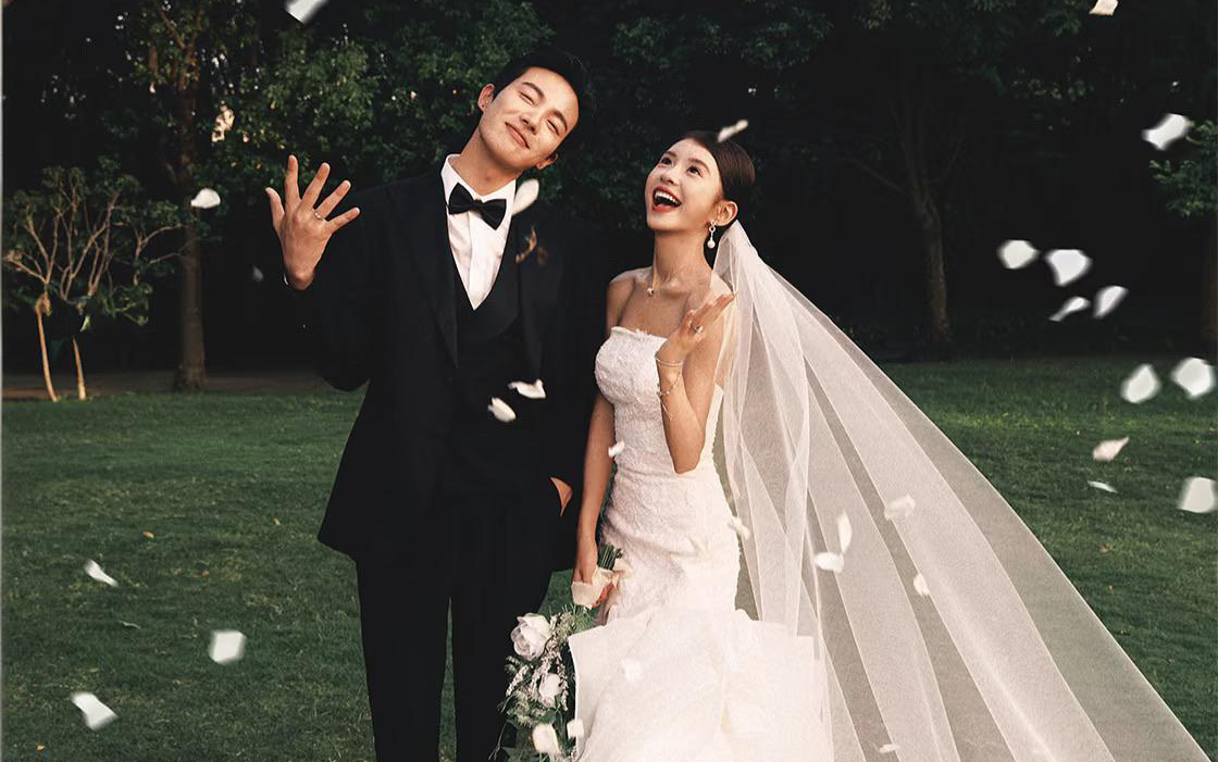超絕ins風(fēng)草坪婚紗照