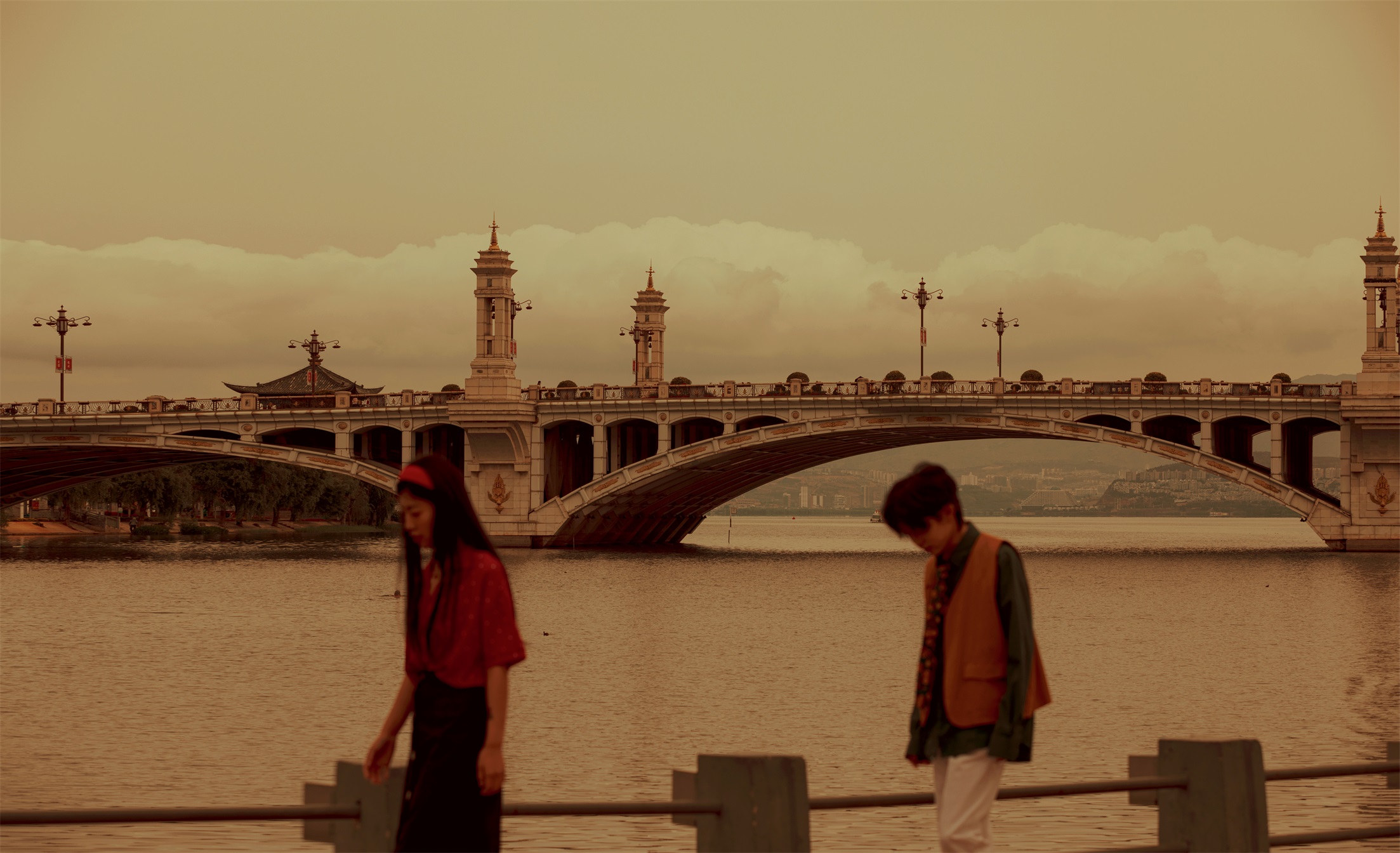 【大理特惠】一价全包+送住宿送全新定制婚纱