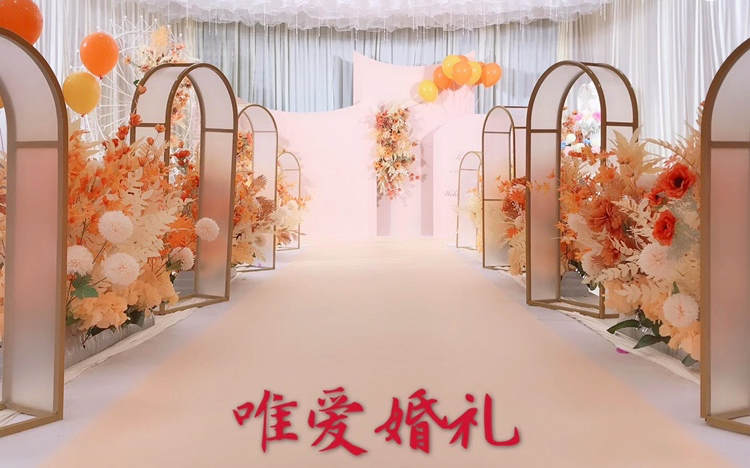 室内香槟色系小预算婚礼温馨浪漫