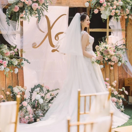 美丽中式新娘～今日预定优惠多多