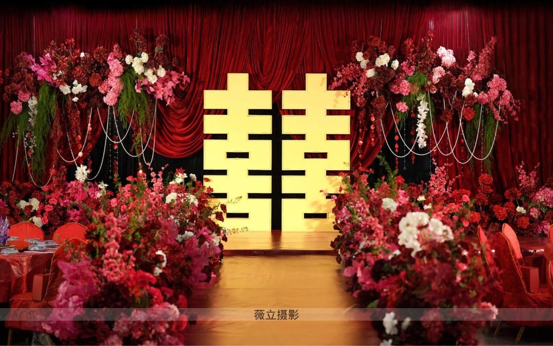 红色布幔婚礼