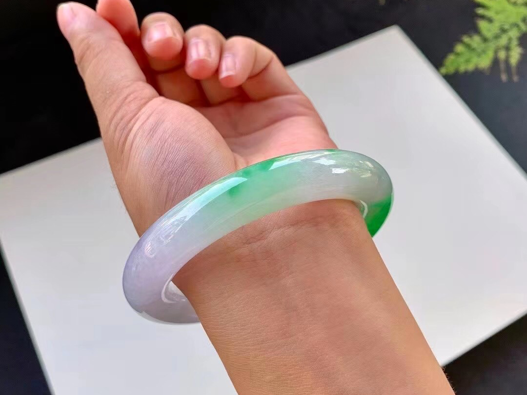 天然A貨翡翠手鐲 吊墜中高貨系列—蒂晟珠寶