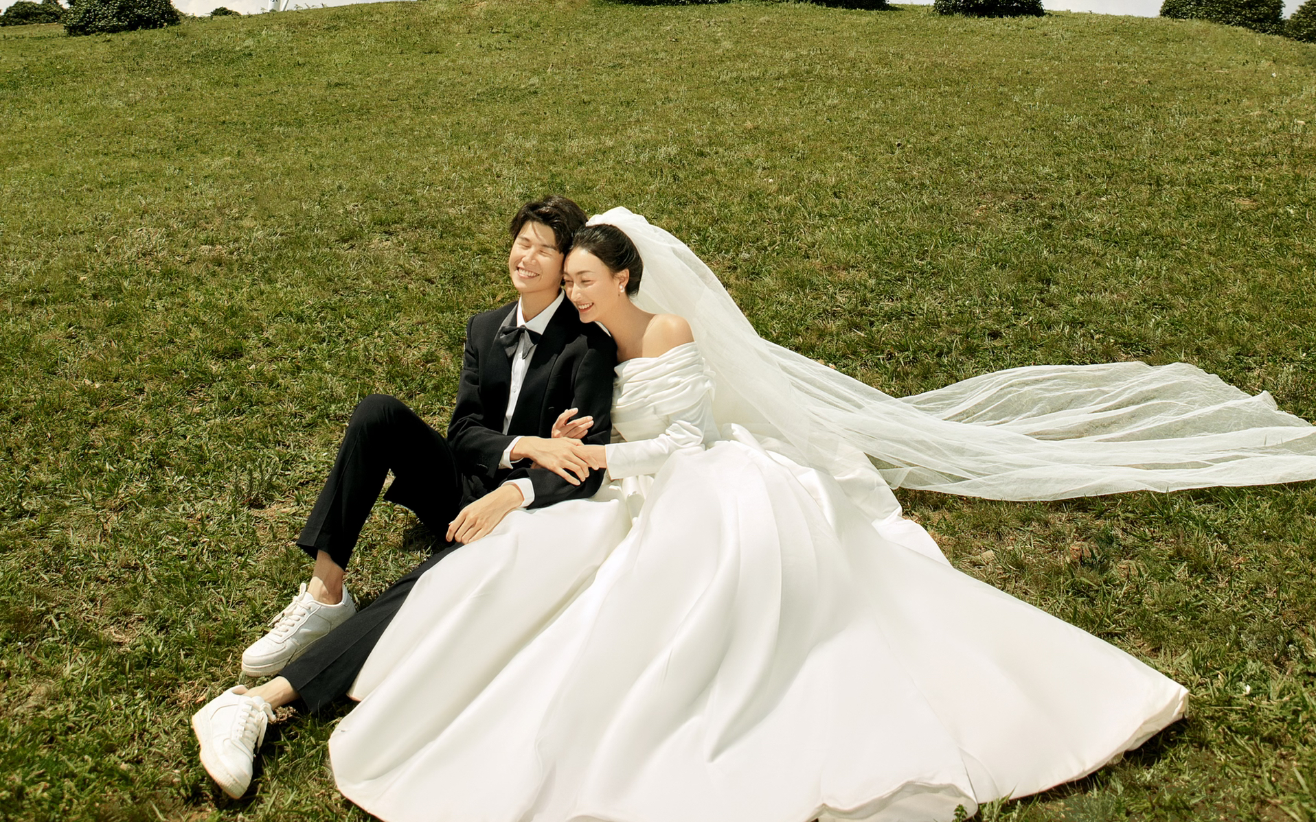 火車山上的浪漫婚紗照