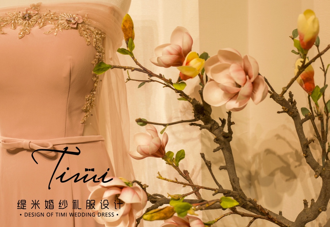 乌兰浩特市Timi缇米婚纱礼服设计