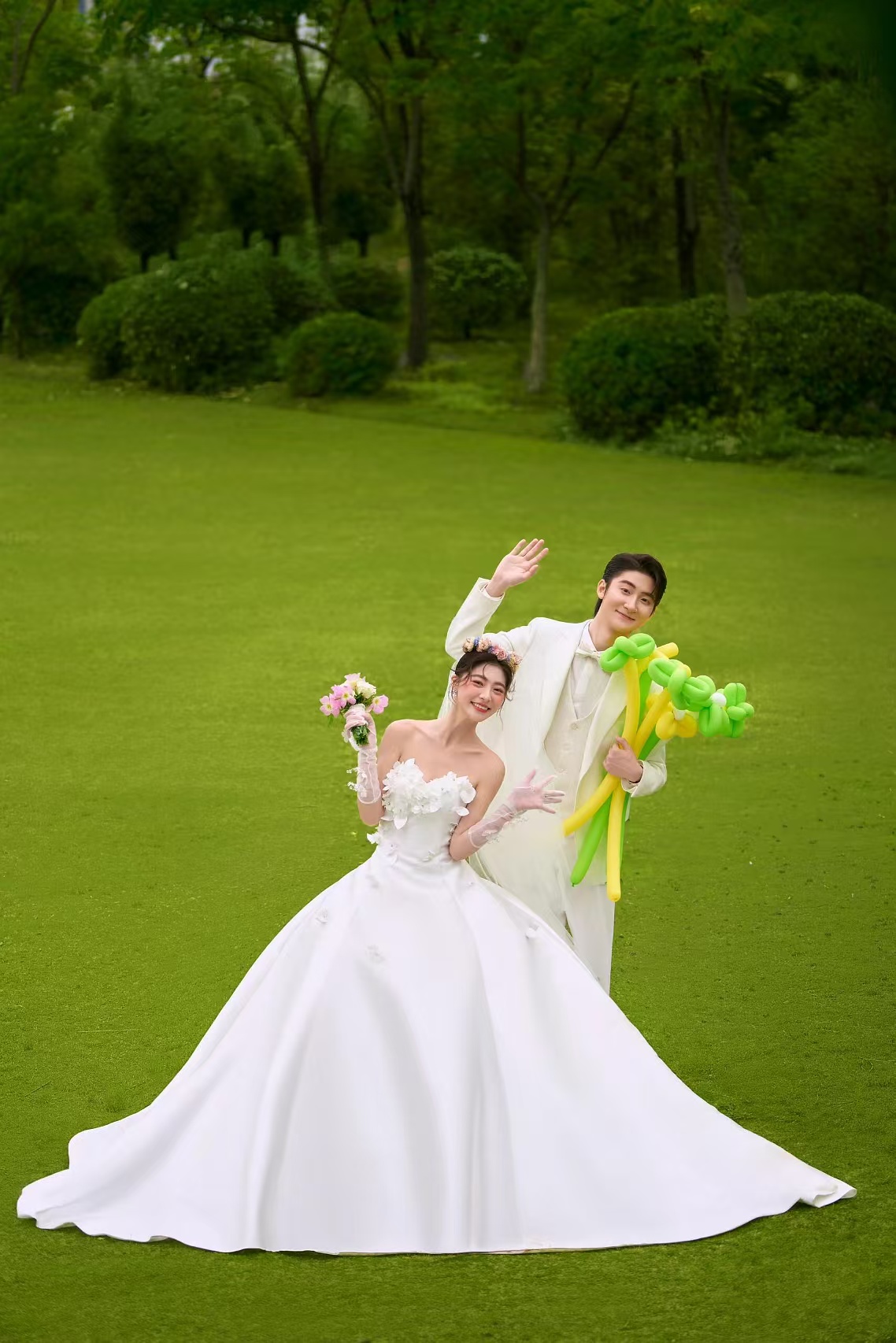 特惠婚纱照套餐3999元