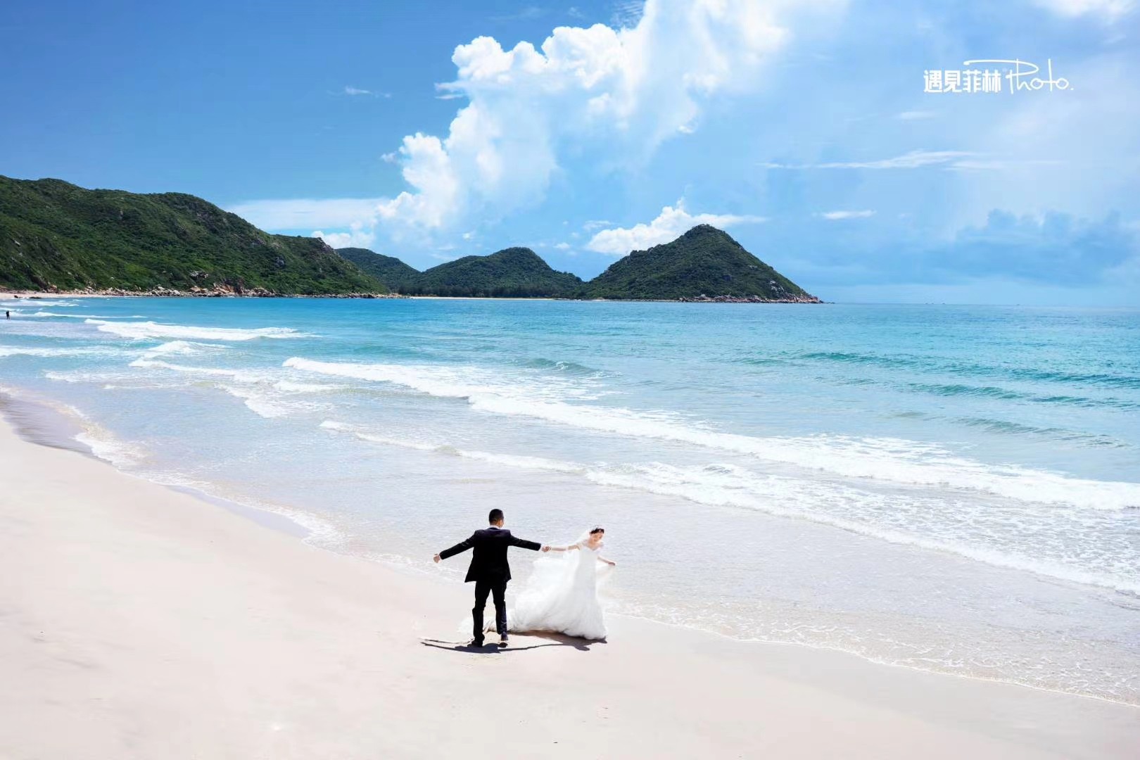 #婚礼纪官方认证  往后余生牵手一起走