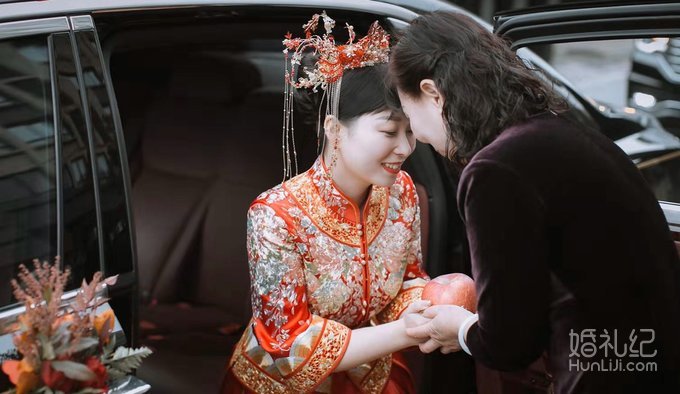 大婚当天要穿几套？3套既不慌乱也不遗憾刚刚好！