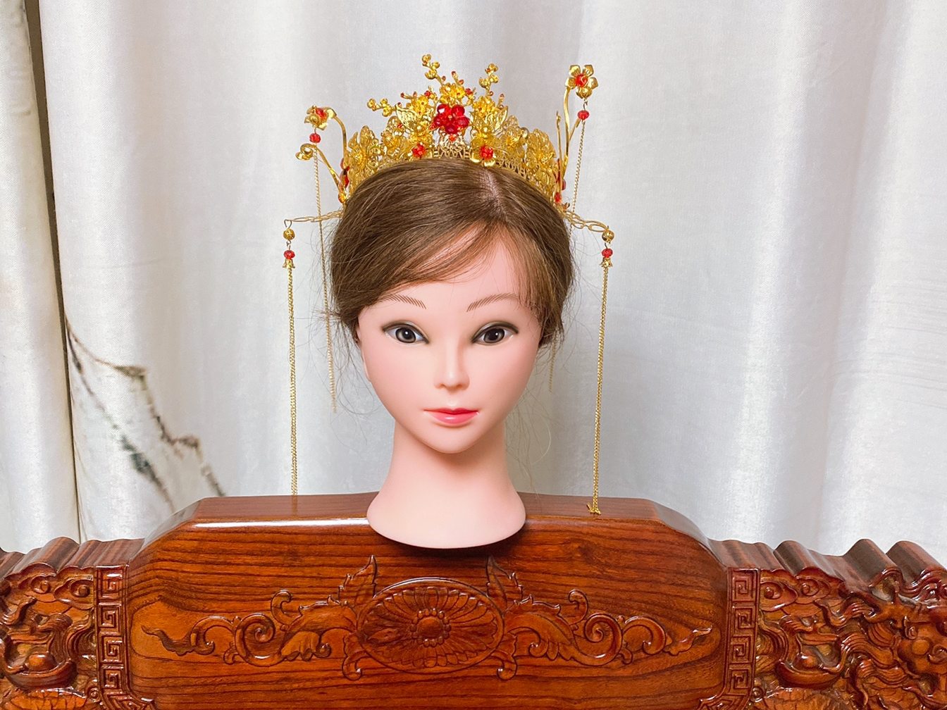 新娘跟当日妆套餐做漂亮的新娘