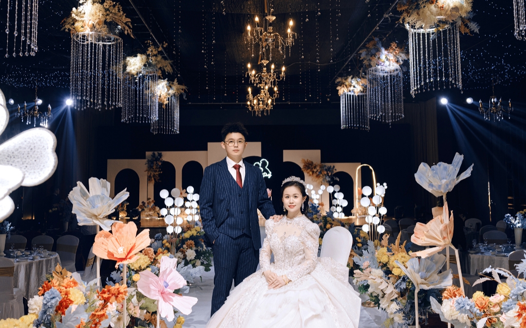 扬州蓝白色水晶婚礼送主持人