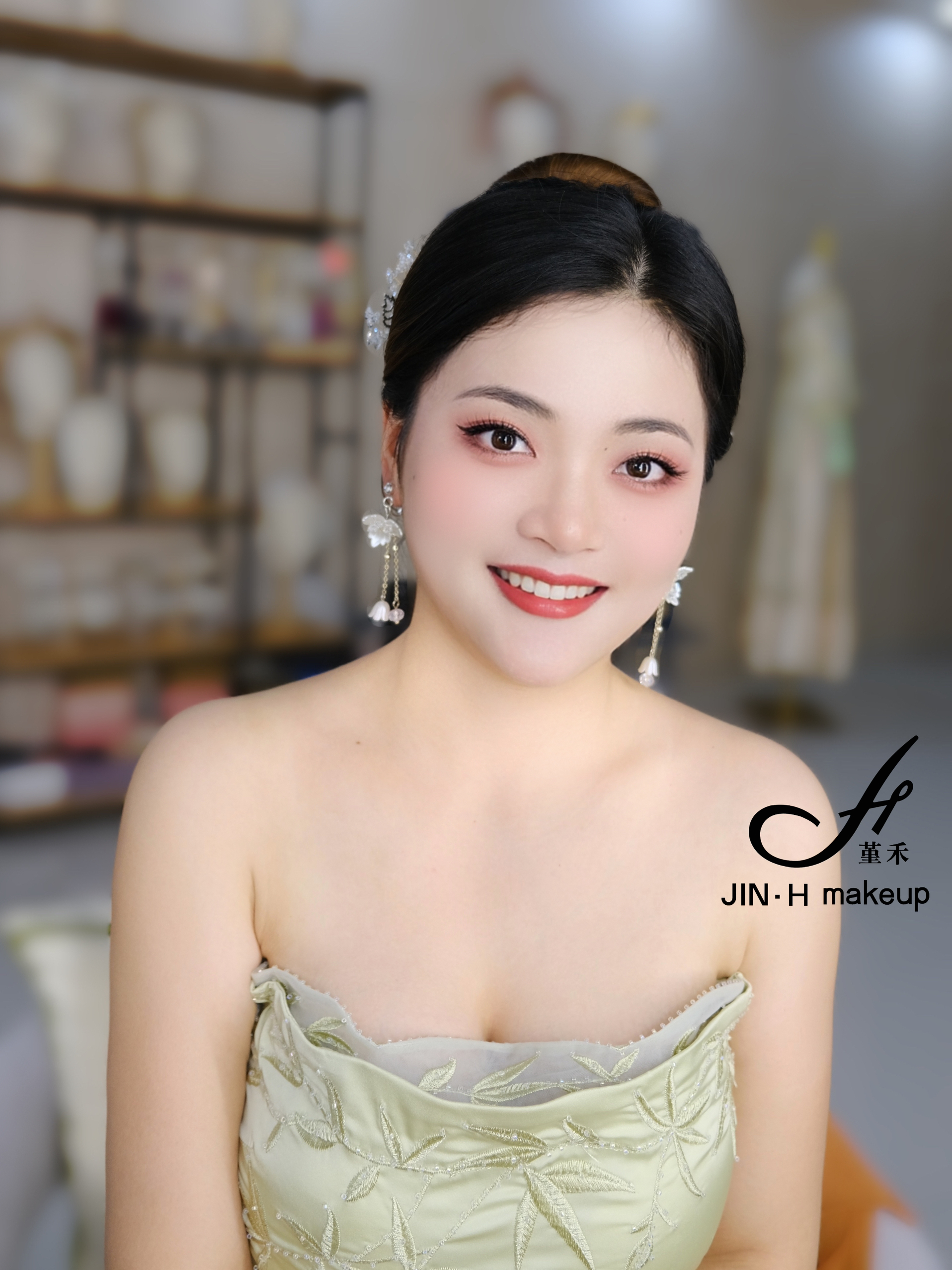 新中式温婉礼服造型