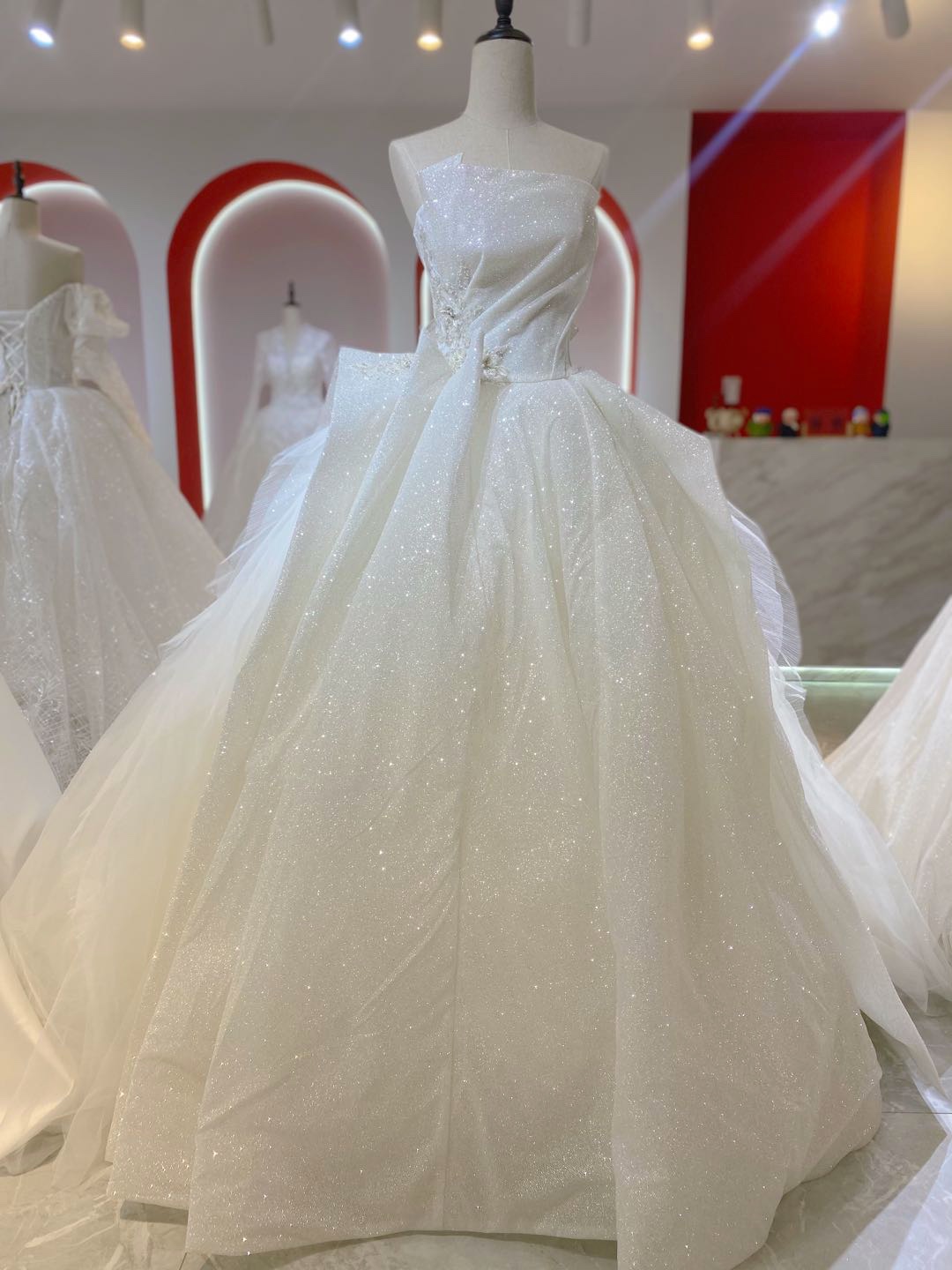RoritaBridal若薇婚纱礼服馆