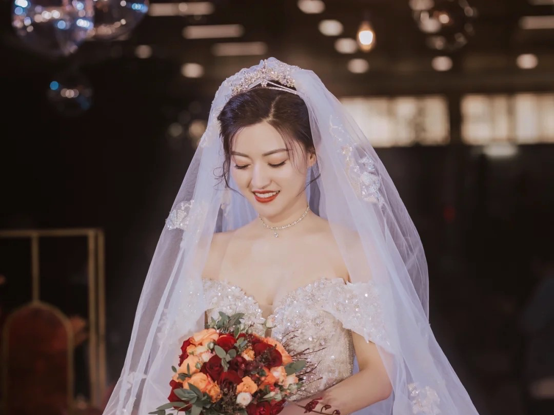 总监老师婚礼全程跟妆+两个亲友妆