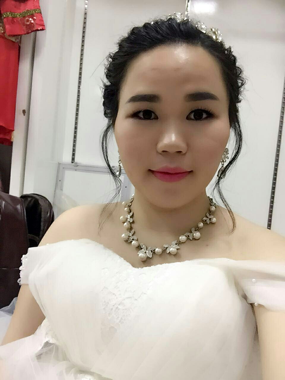 亲们22号我们结婚了，到时候在君安大酒店，地点中午十二点，