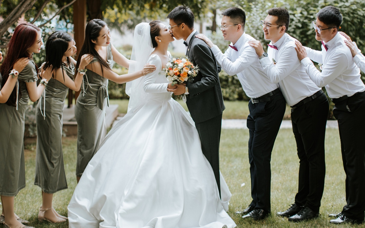 WE SHARE新人婚礼现场照片