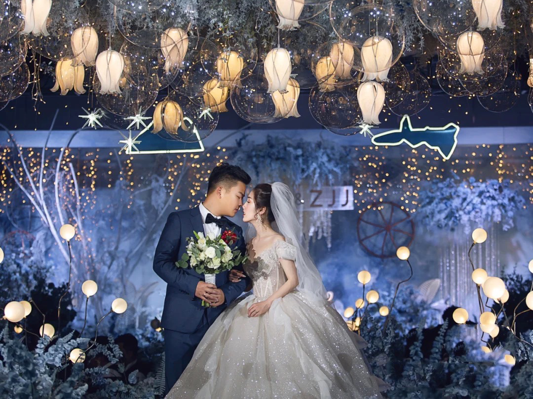 资深档化妆师全程跟妆#赠送两个亲友淡妆