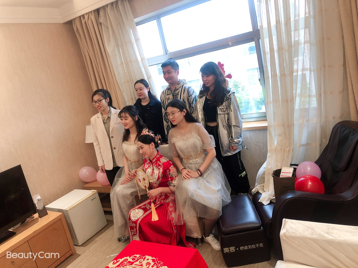 资深档  晚宴 答谢宴 新娘妆＋新郎（包括造型）