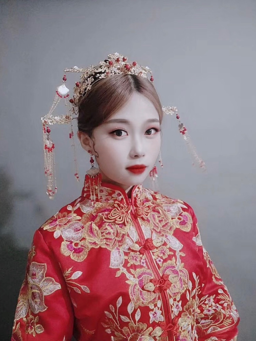 婚礼跟妆全程跟妆3组服装造型
