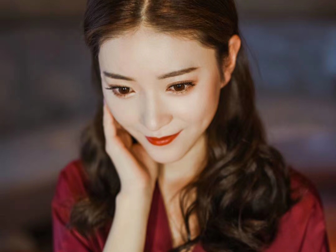 资深化妆师晨袍造型+龙凤褂新娘造型