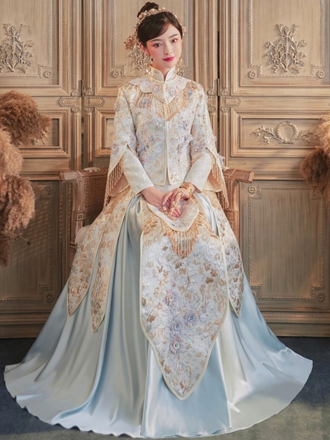 （超值两件特价）绝美蓝色流苏秀禾 齐地婚纱