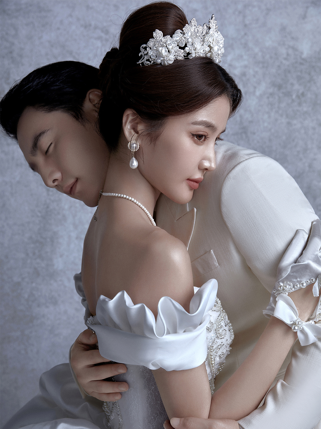 在逃公主婚纱照第二期丨室内高定婚纱照
