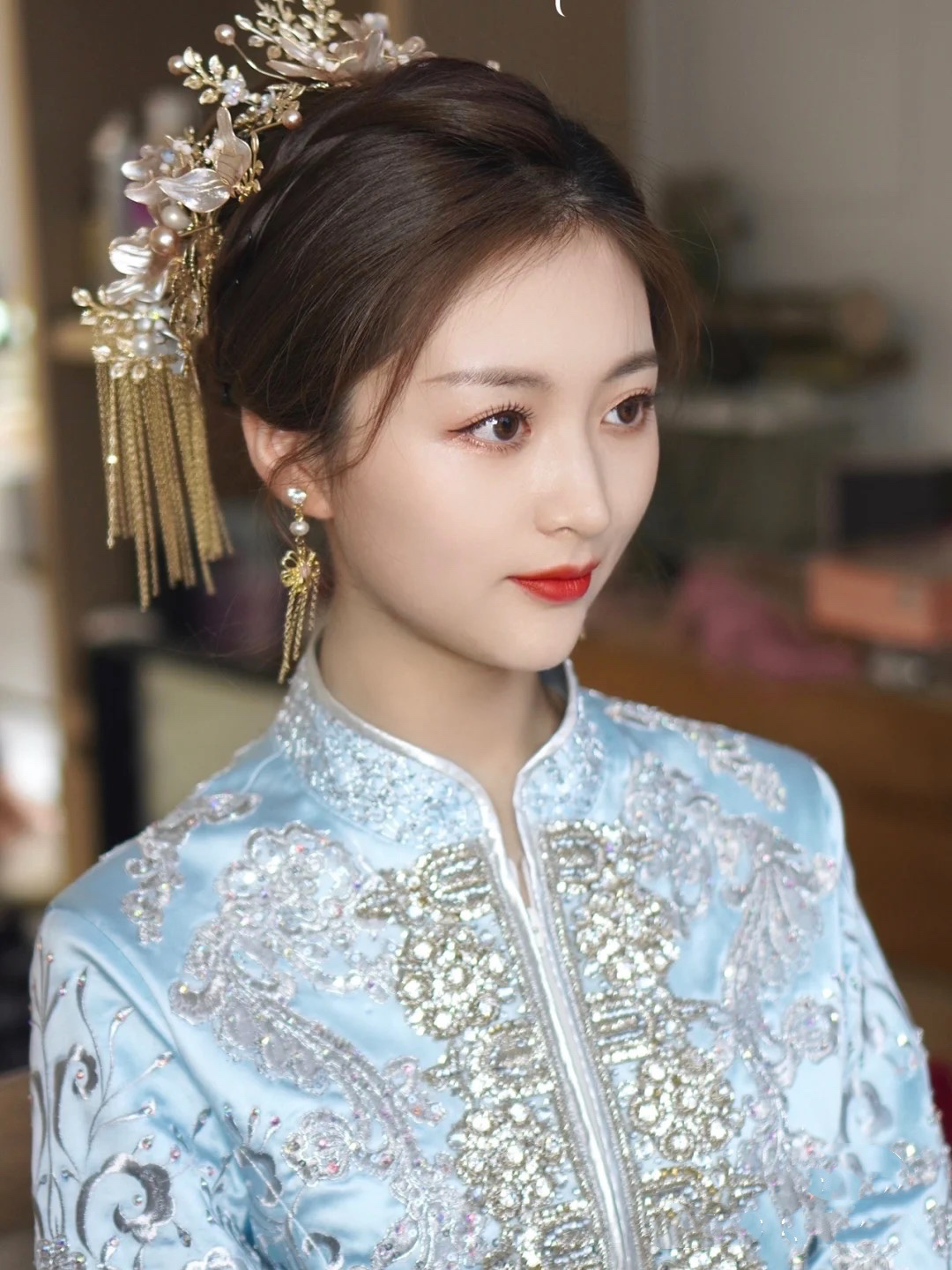 维洛思婚纱  高级化妆师