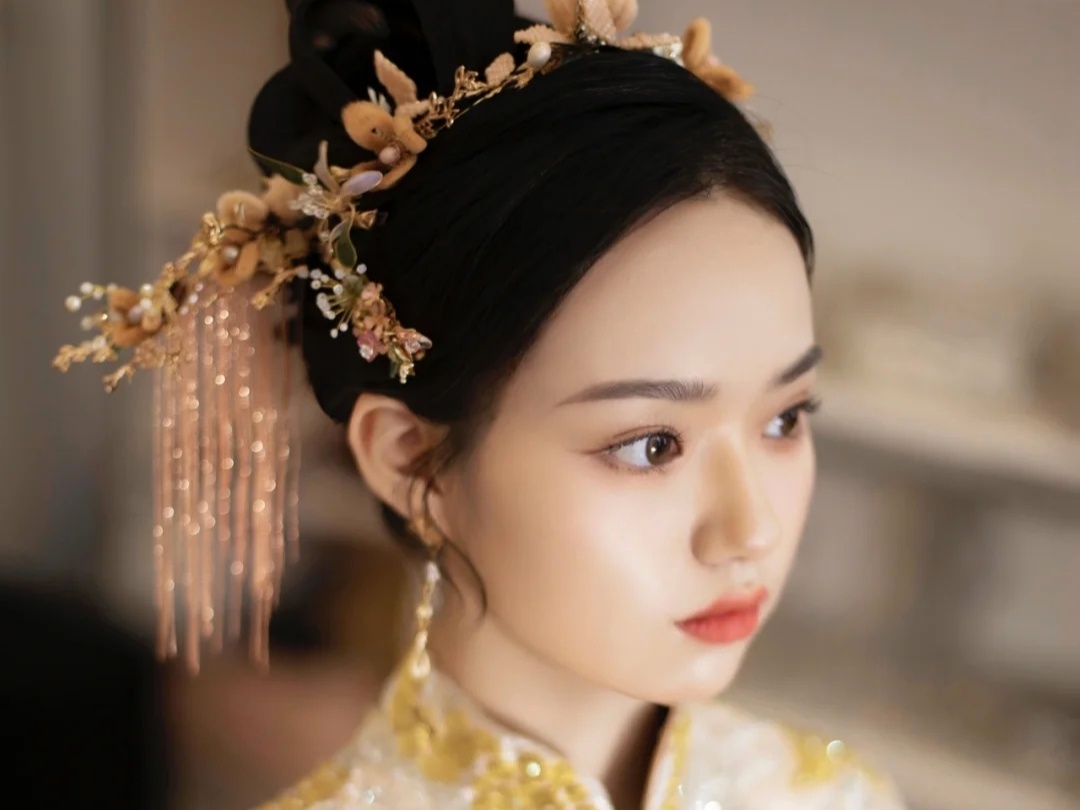 通辽新娘跟妆新娘早妆通辽婚纱