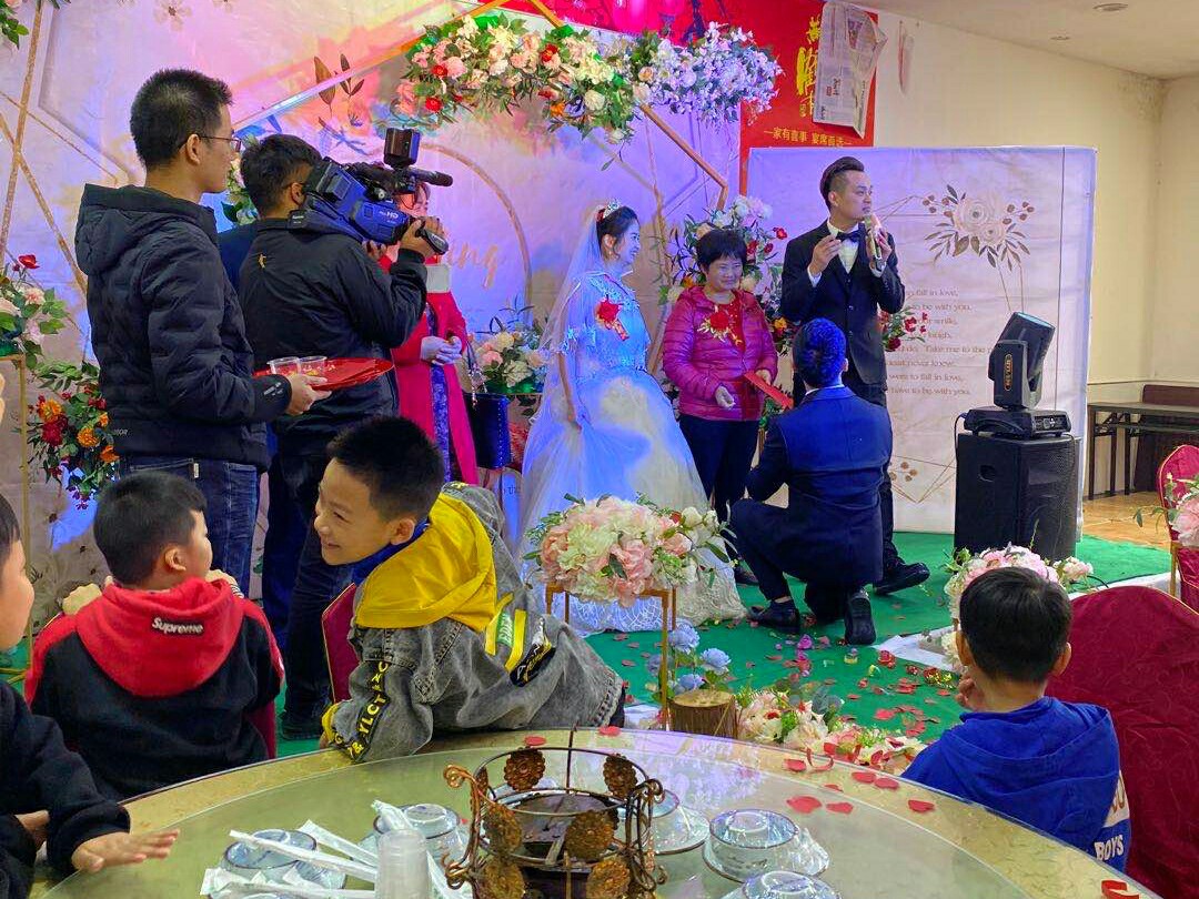 幽默风趣，大气稳重主持人