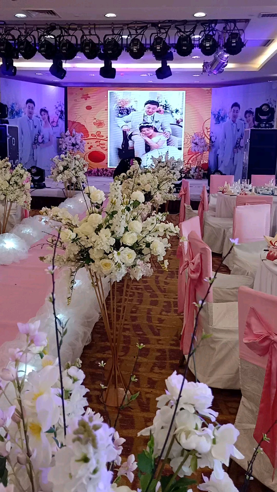 情缘婚庆在幸福的路上等你们哦