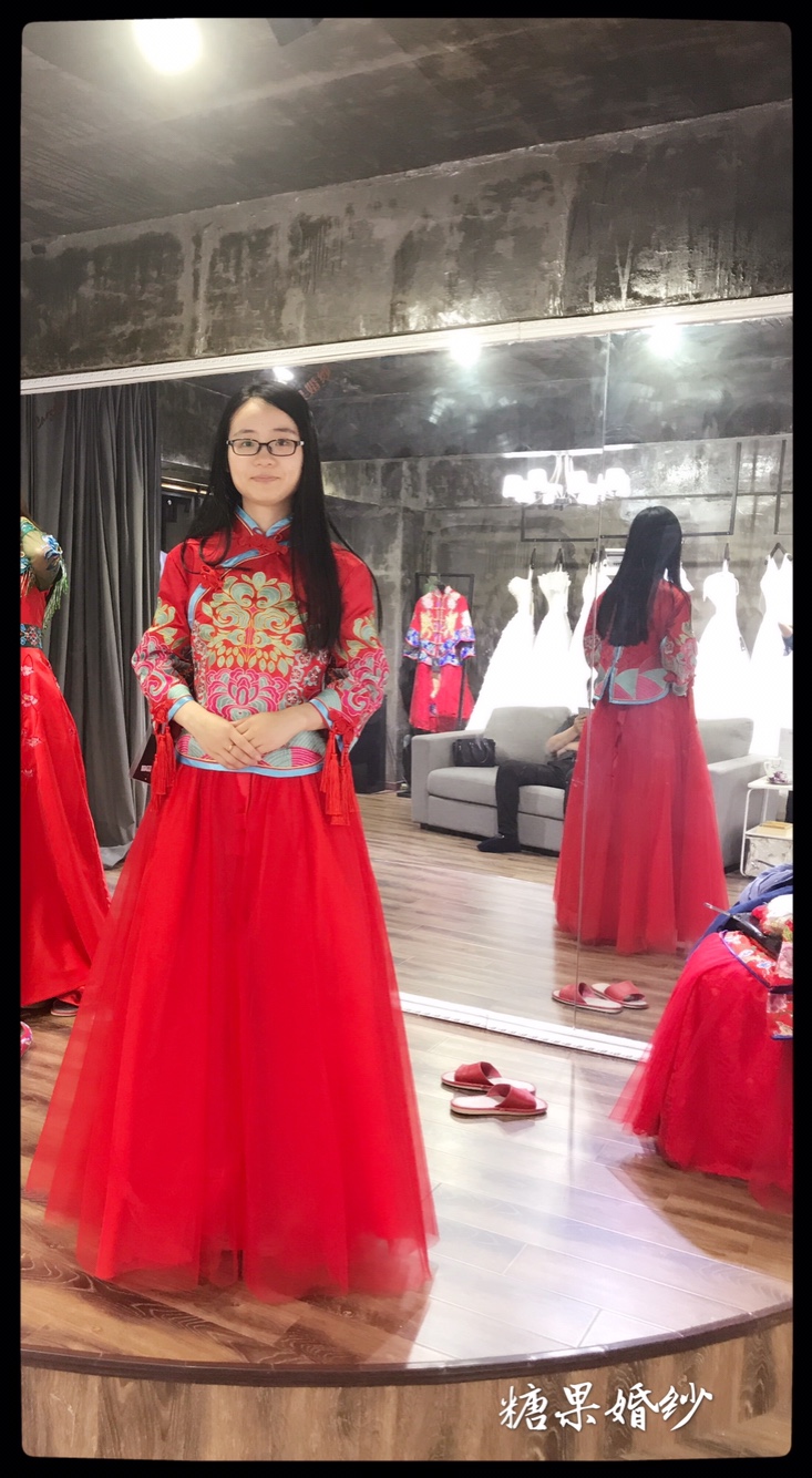 婚纱嫁衣馆_公主嫁衣婚纱礼服馆(2)