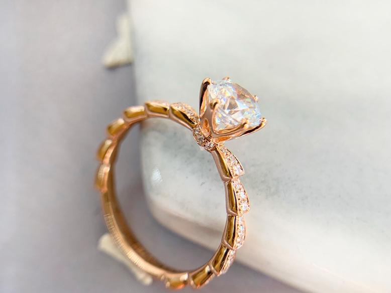 婚纱设计款钻戒超级美浪漫