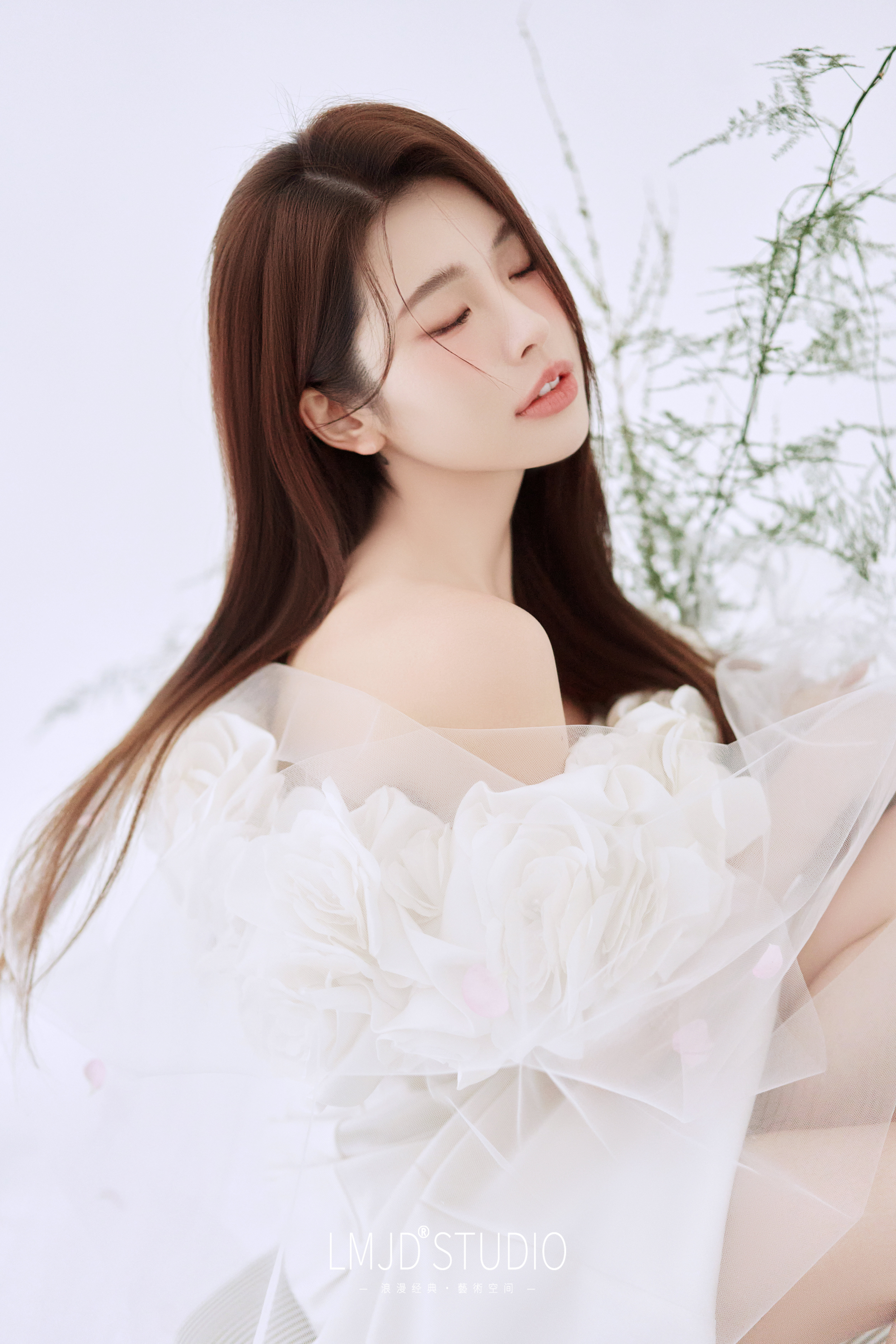 電影風(fēng)婚紗照+內(nèi)外景+拍攝底片全送+有故事婚紗照