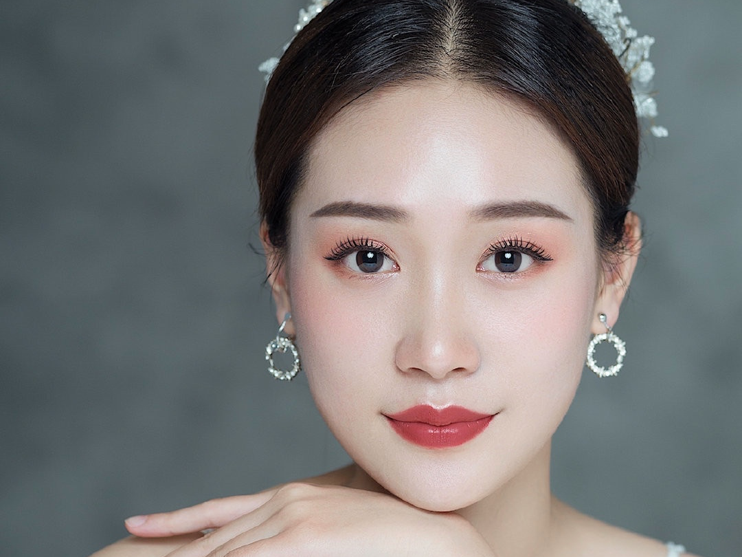 准新娘订婚当天订婚妆面造型