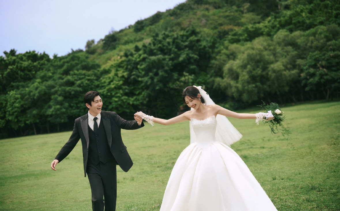 好治愈的氛围 热门草坪婚纱照名不虚传
