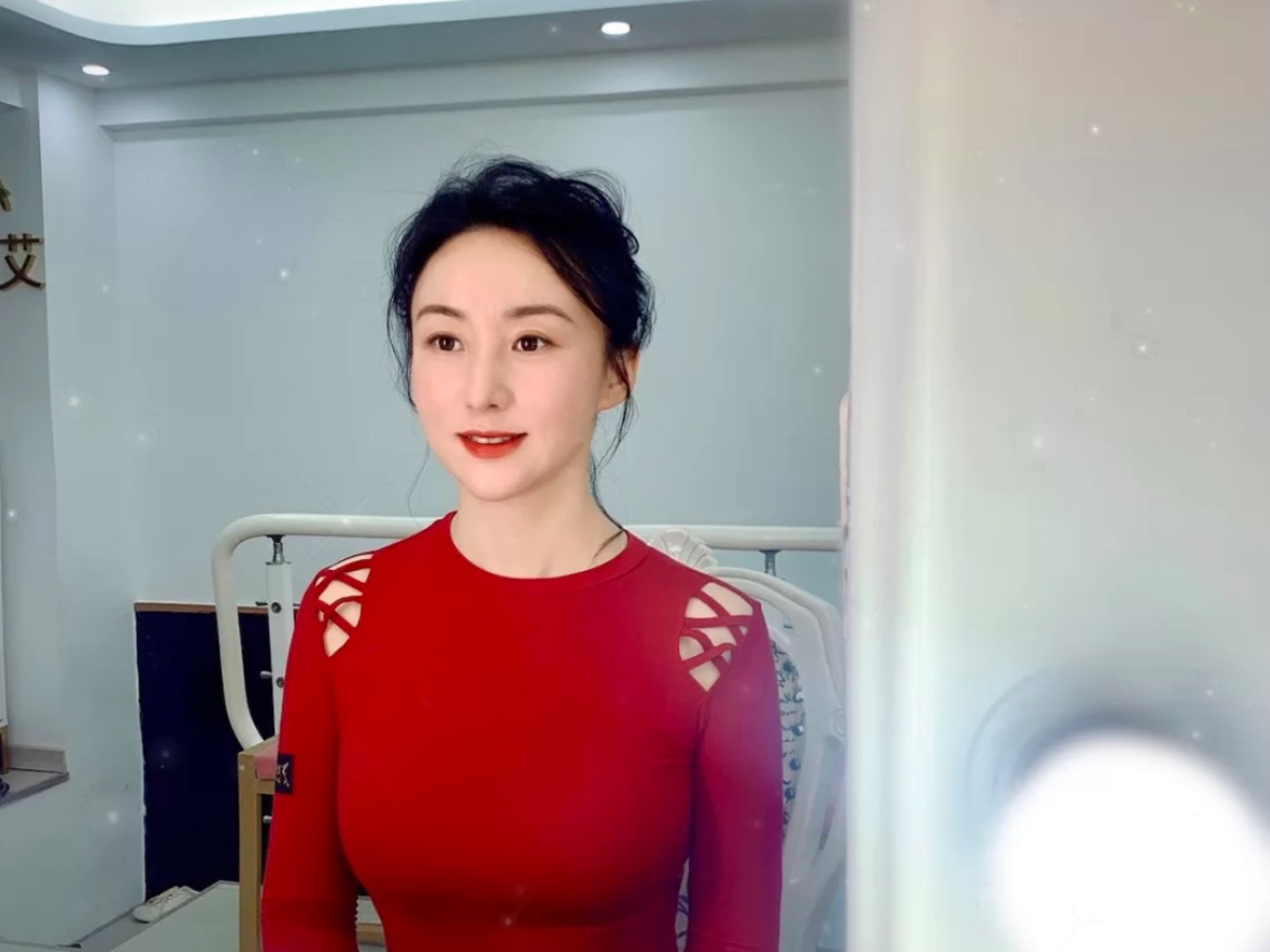 总监团队打造时尚新娘妈妈妆