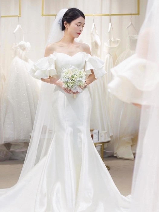 【艾薇婚纱推荐】小众户外婚礼