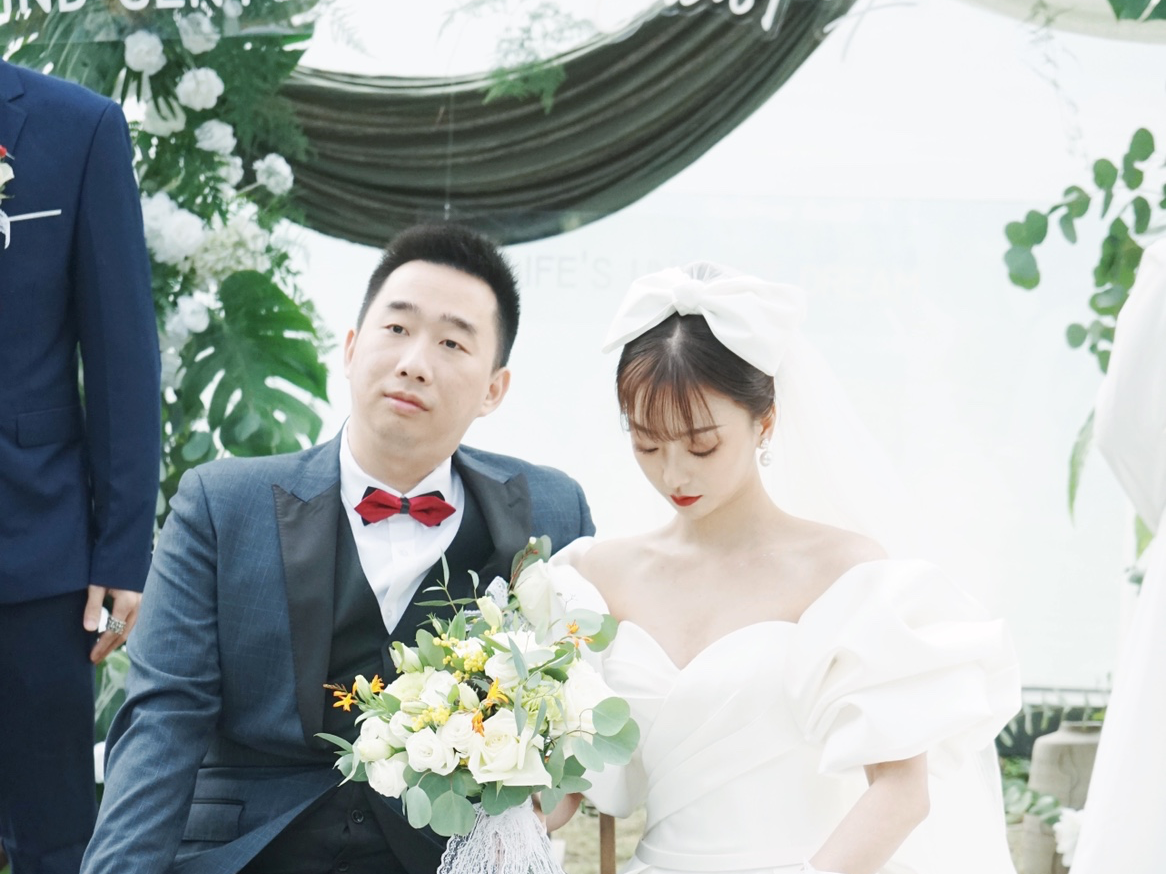 【人气超值】户外婚礼新娘跟妆总监级化妆师三套造型