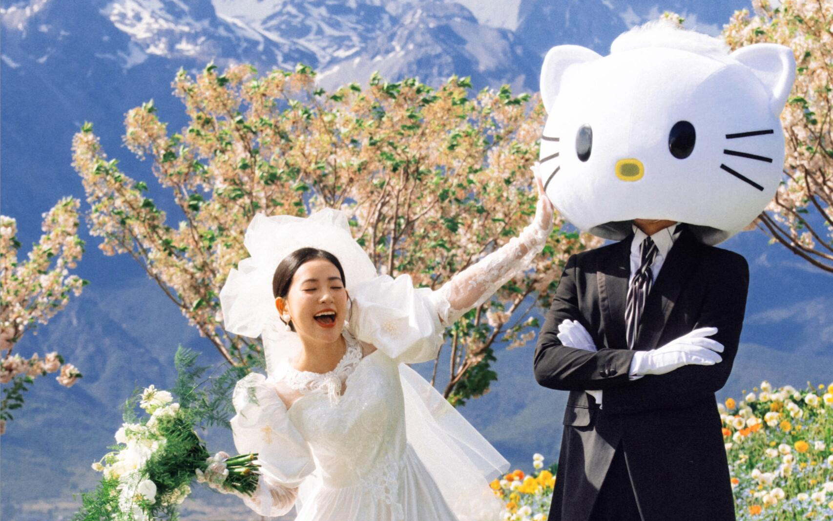 蓋世英雄踩著七彩祥云來啦