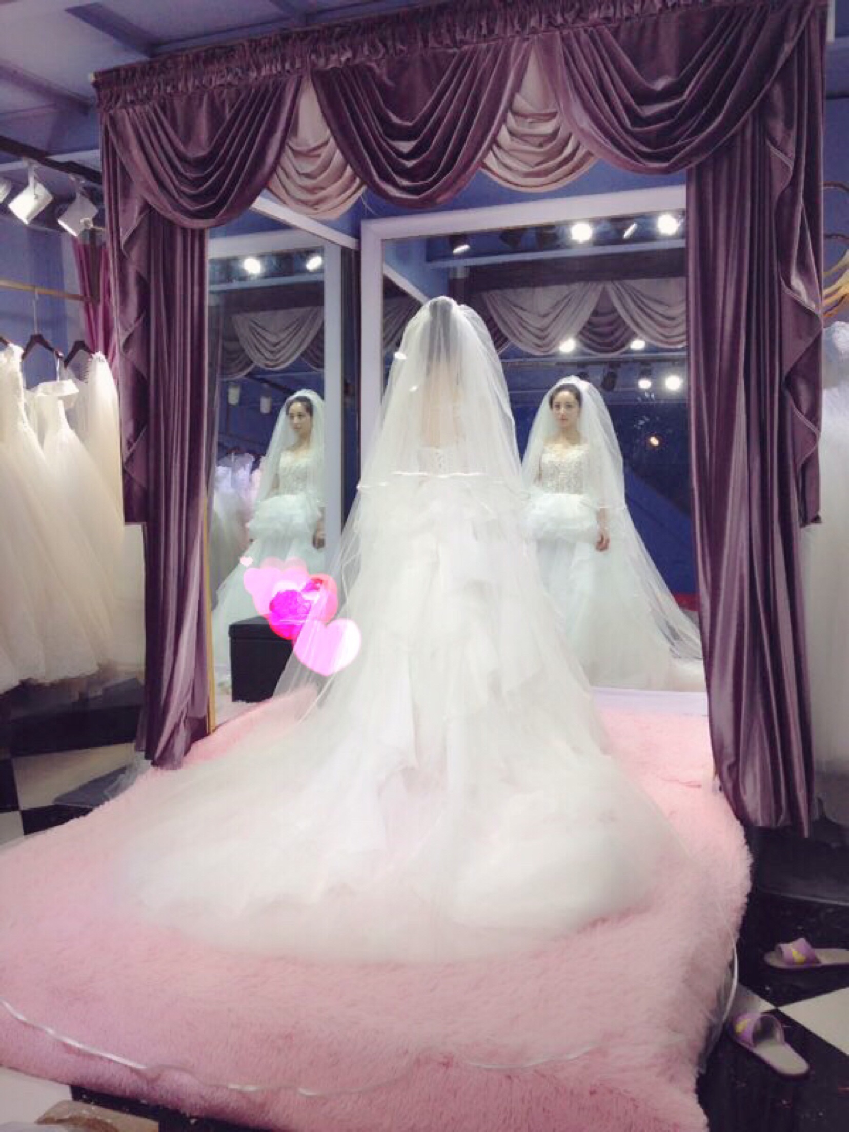 美女试婚纱_婚纱美女(3)