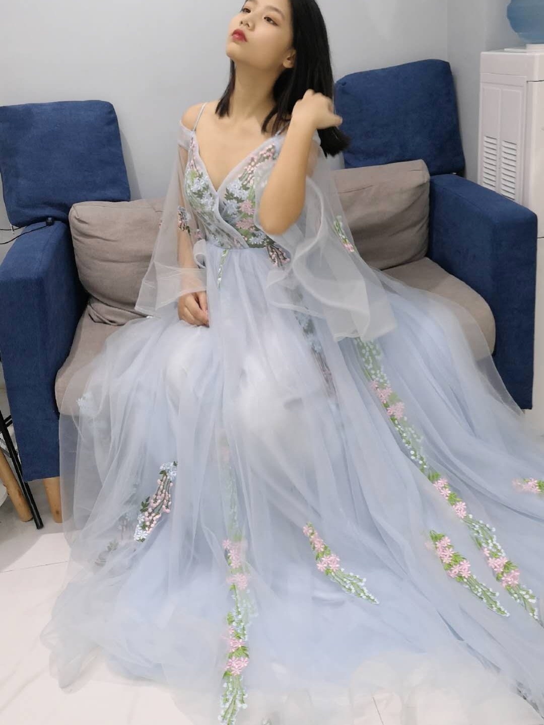 到店彩紗禮服租賃+簡(jiǎn)妝造型