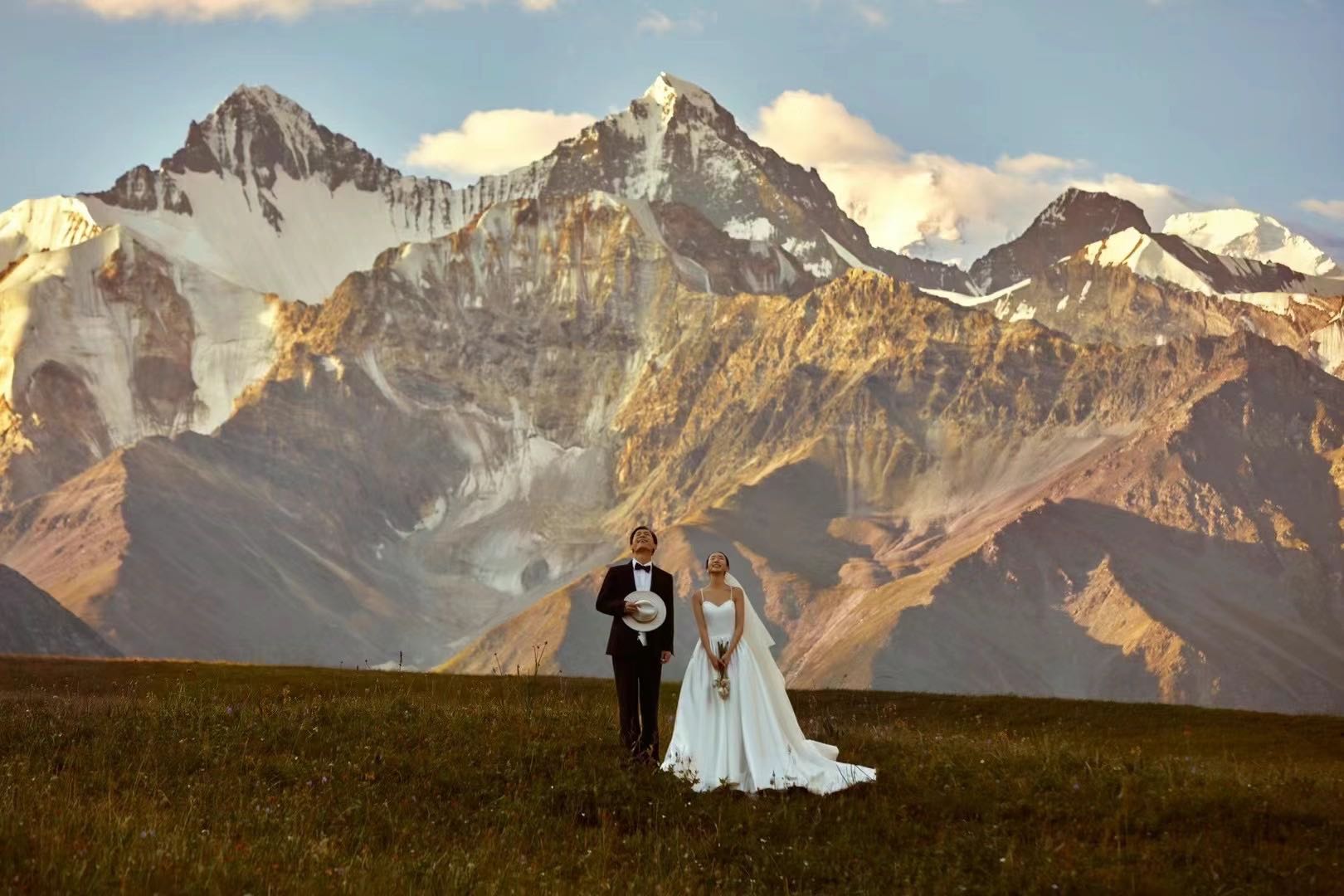 南山牧场＋马匹＋草坪婚礼＋双外景+日照金山