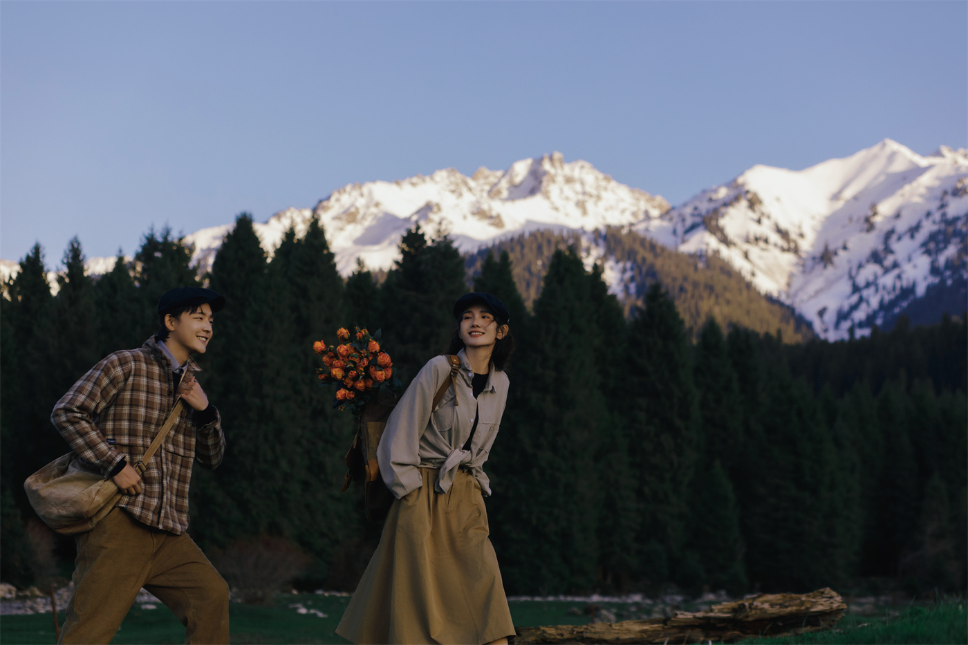 8999元含車門票草原森林雪山新疆旅拍婚紗照