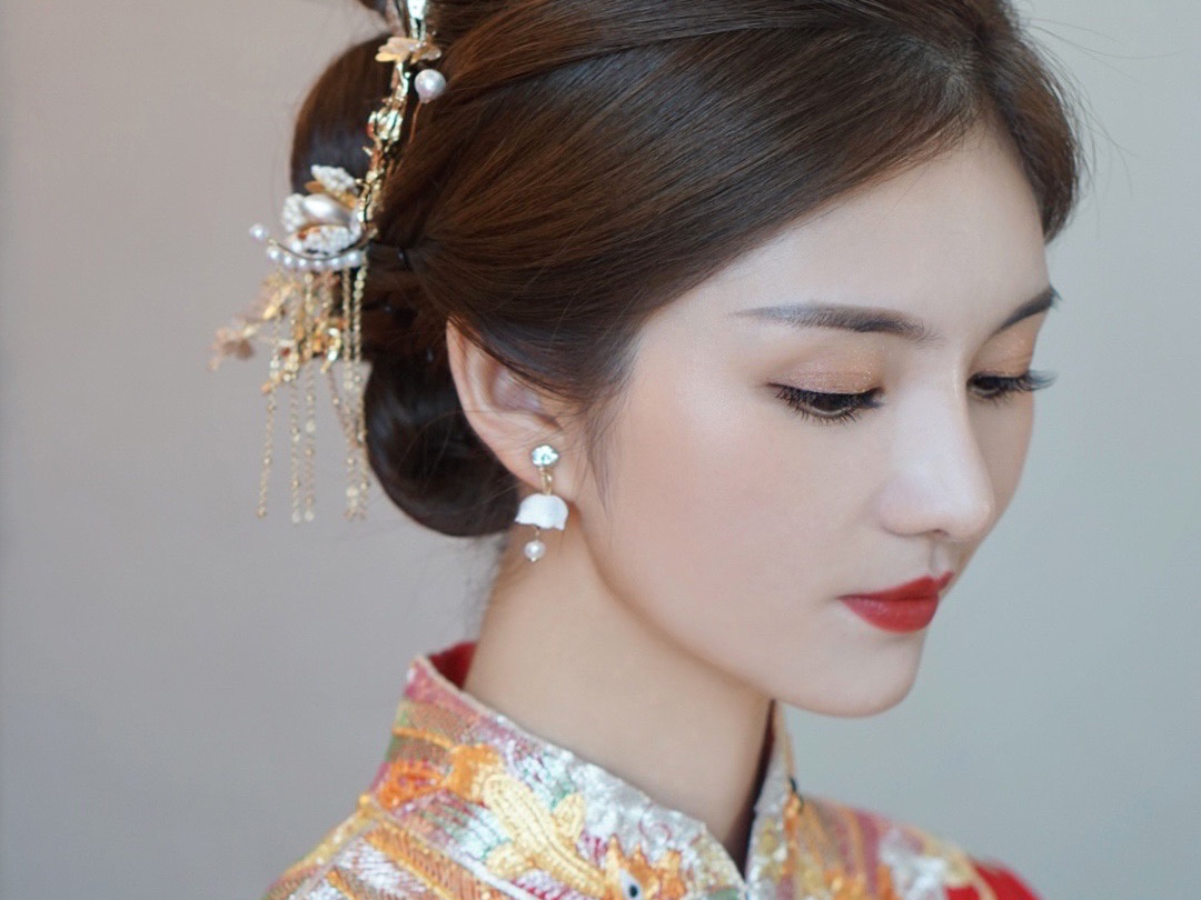 首席档新娘全天跟妆 送妈妈1+伴娘妆1+新郎1